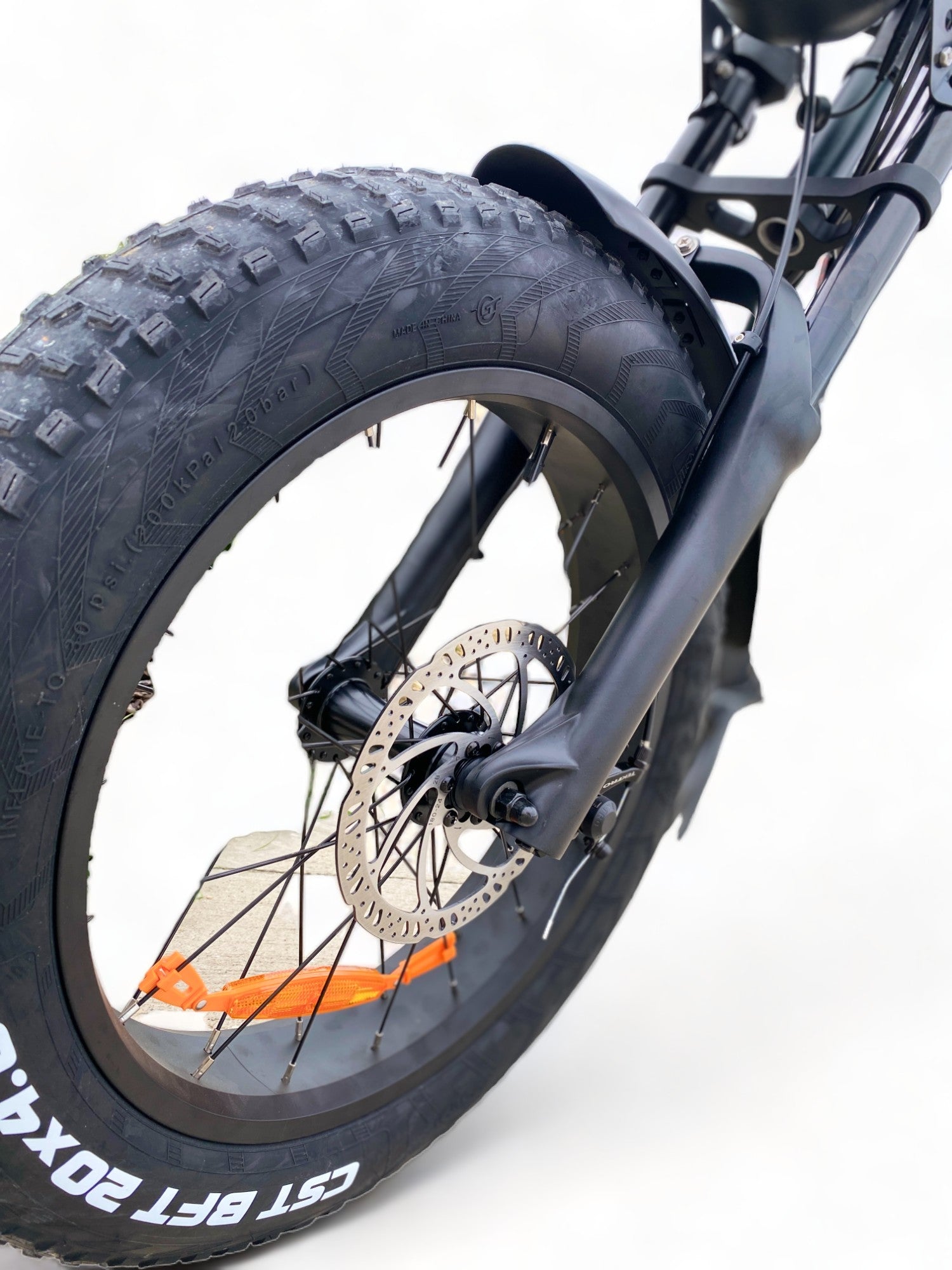 BULLBIKE Sofia Fatbike E-Bike 250W 48V 13Ah 25 km/h Mit Gashebel